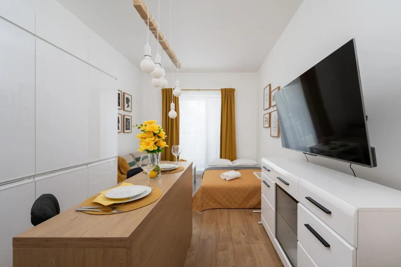 Marina Na Grobli Studio Apartments By Noclegi Renters Vratislav
